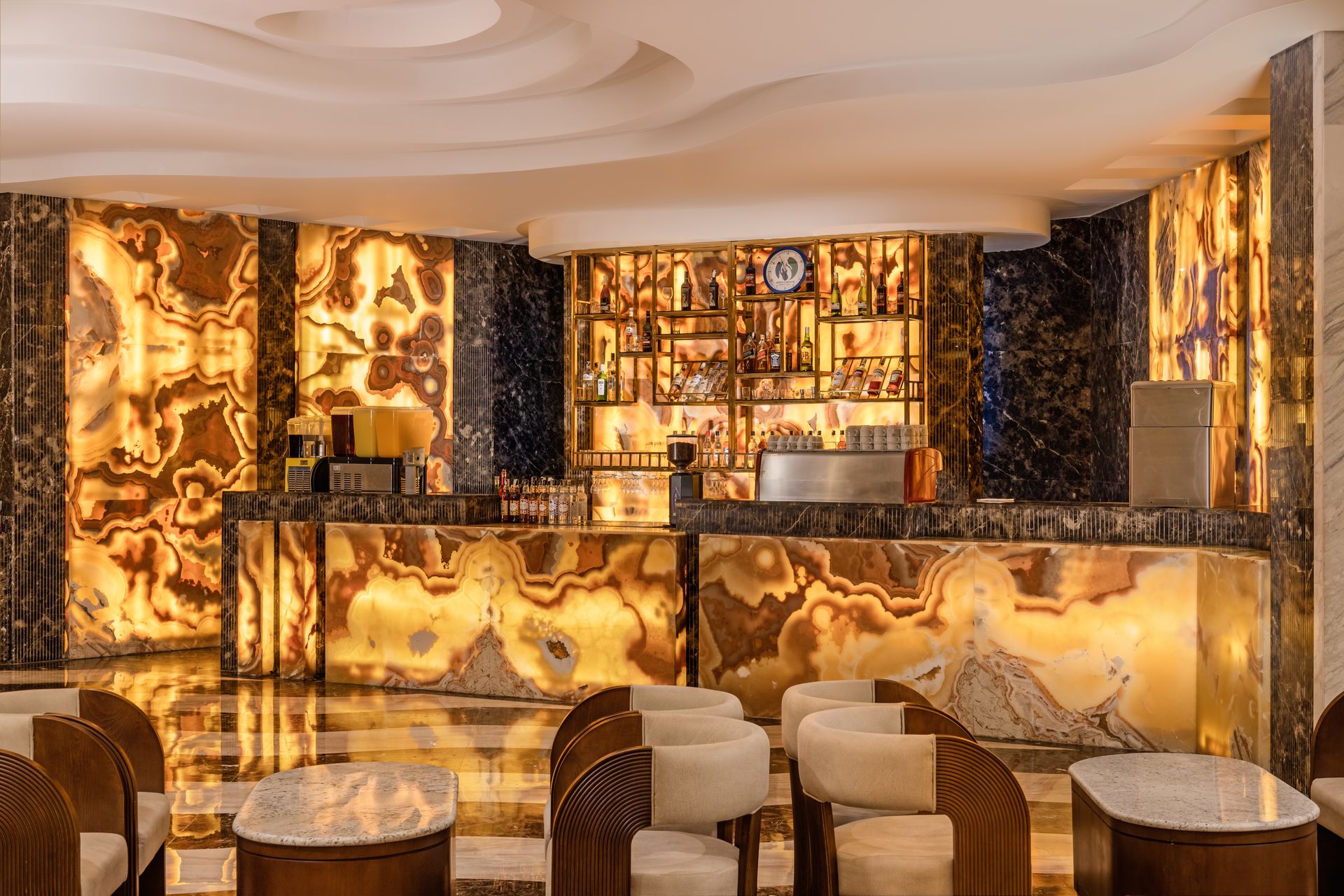 Recepční bar 24 hodin